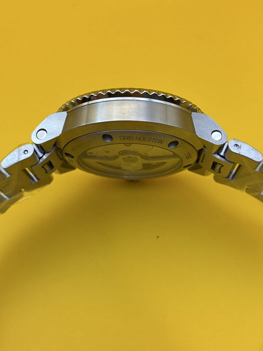 RRP: $6200 Oris 41.5mm Aquis cal. 400 as new w/ box