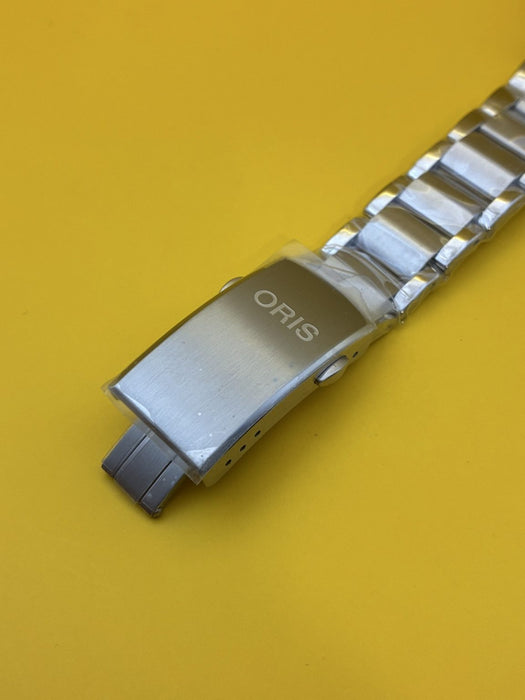 RRP: $6200 Oris 41.5mm Aquis cal. 400 as new w/ box