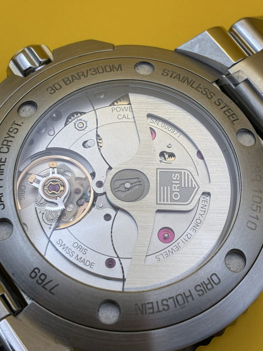 RRP: $6200 Oris 41.5mm Aquis cal. 400 as new w/ box