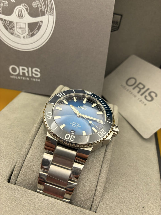 RRP: $6200 Oris 41.5mm Aquis cal. 400 as new w/ box